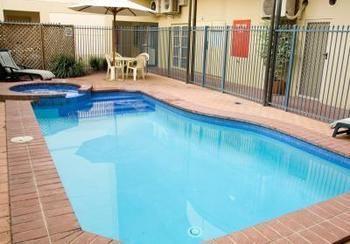 Windsor Apartments Аделейд Екстериор снимка